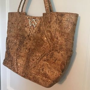 KELLY WYNNE PAINT THE TOWN CORK TOTE